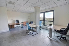 Bureau de 225 m2 avec parkings à vendre à ORGEVAL (78)