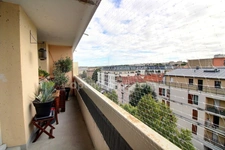 Appartement 4 pièces de 67 m2 avec balcons et parking à vendre à POISSY (78)