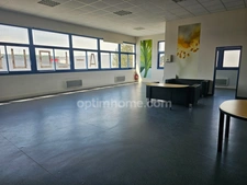 Local commercial de 350 m2 à vendre à ORGEVAL (78)