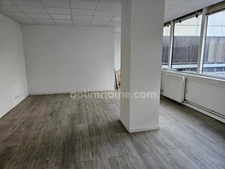 bureau de 37 m2 à vendre à Cergy au prix de 74000 euros