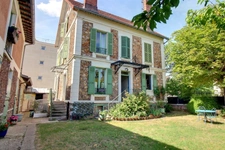 Maison 7 pièces avec jardin et dépendances à vendre à MAISONS LAFFITTE (78)