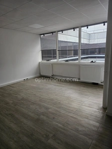 bureau rénové de 40 m2 à vendre à Cergy au prix de 77000 euros