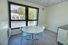 Bureau de 225 m2 avec parkings à vendre à ORGEVAL (78)