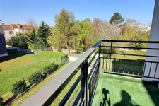 Appartement 4 pièces de 84 m2 avec balcon et parkings à vendre à  CARRIERES SOUS POISSY (78) au prix de 335000 euros