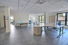 Bureau de 225 m2 avec parkings à vendre à ORGEVAL (78)
