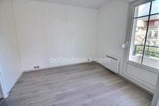 Appartement 2 pièces de 33 m2 avec balcon et parking à vendre à CARRIERES SOUS POISSY (78)