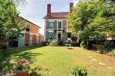 Maison 7 pièces avec jardin et dépendances à vendre à MAISONS LAFFITTE (78)