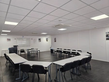 bureau de 115 m2 à louer à CERGY (95) immeuble Ordinal avec parkings