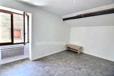 Appartement studio loué meublé de 23 m2 à Carrières sous Poissy au prix de 656 euros C.C. par mois