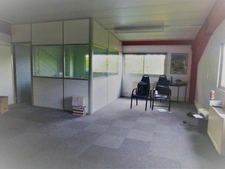 Bureaux à louer de 58 m2 cloisonnés en trois parties dans une ZAC à Achères 570,00 € H.T. H.C. / mois