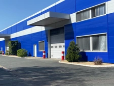 Bureau à louer de 86 m2 cloisonné en deux parties dans une ZAC à Achères au prix de 825 € H.T. H.C. / mois