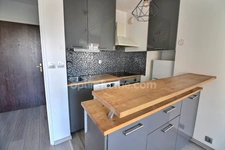 Appartement 2 pièces de 33 m2 avec balcon et parking à vendre à CARRIERES SOUS POISSY (78)