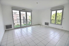 Appartement 4 pièces de 84 m2 avec balcon et parkings à vendre à  CARRIERES SOUS POISSY (78) au prix de 335000 euros