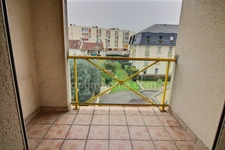 Appartement 2 pièces de 52 m2 avec balcons, cave et parking à vendre à MANTES LA VILLE au prix de 135000 euros