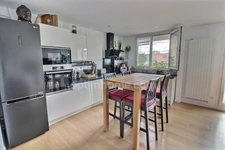 Appartement 4 pièces de 67 m2 avec balcons et parking à vendre à POISSY (78)