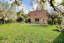 Maison 6 pièces de 121 m2 avec grand jardin à vendre à ORGEVAL (78)