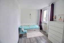 Appartement 5 pièces de 90 m2 à vendre à CARRIERES SOUS POISSY (78) au prix de 238000 euros