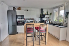 Appartement 4 pièces de 67 m2 avec balcons et parking à vendre à POISSY (78)