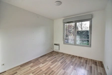 appartement 2 pièces en rez de jardin avec jardin et parking à louer à Carrières sous Poissy 