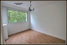 Appartement 4 pièces de 71 m2 avec balcon, box et cave à vendre à POISSY (78)