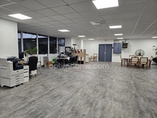 bureau rénové de 299 m2 à vendre à Cergy au prix de 325000 euros