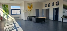 Local commercial de 350 m2 à vendre à ORGEVAL (78)