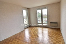 Appartement 2 pièces de 52 m2 avec balcons, cave et parking à vendre à MANTES LA VILLE au prix de 135000 euros