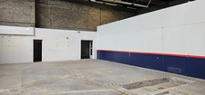 Local commercial de 360 m2 avec bureau et parkings à louer à Orgeval au bord de la RN 13