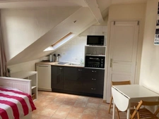 Rouen Vieux-Marché / Gare : Studio rénové de 17 m² avec vue panoramique et charges limitées !