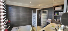 Rouen-Gare : Propriété 19e de 264 m² avec 7 CH, Jardin 150 m², Bâtiment annexe, 2 terrasses & Gge !