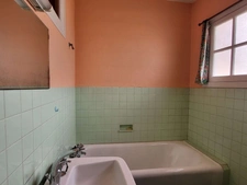 Exclusivité ! Maison de ville en pierre à RENOVER, environ 143 m2, très bien placée à Lannion, jardin clos et box de garage