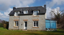 A 5' à pied du bord de mer, maison de CHARME, PLAGES à pied et accès direct GR 34 !  