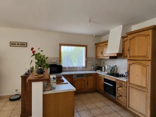 Maison de plain-pied à QUEMPERVEN (22450), piscine naturelle et verger ! 