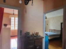 Exclusivité ! Maison de ville en pierre à RENOVER, environ 143 m2, très bien placée à Lannion, jardin clos et box de garage