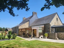 Ensemble immobilier de charme en pierre PLUZUNET, 170 m2, 5 chambres 