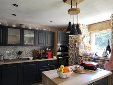 A PLOUBEZRE (22300), beaucoup de charme, ensemble immobilier très COSY en pierre
