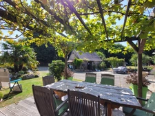 A PLOUBEZRE (22300), beaucoup de charme, ensemble immobilier très COSY en pierre