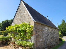 A PLOUBEZRE (22300), beaucoup de charme, ensemble immobilier très COSY en pierre