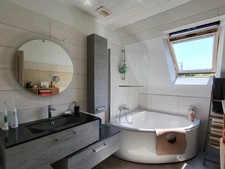 Nouveauté : belle maison à Louannec, 4 chambres, quartier recherché, chauffage par géothermie ! 