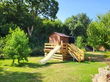 A PLOUBEZRE (22300), beaucoup de charme, ensemble immobilier très COSY en pierre