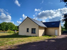 Maison de plain-pied à QUEMPERVEN (22450), piscine naturelle et verger ! 