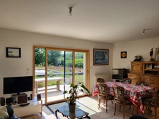 Maison de plain-pied à QUEMPERVEN (22450), piscine naturelle et verger ! 