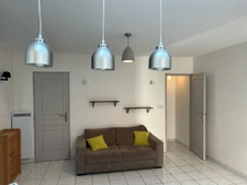 **À louer : Charmante maison dans le quartier paisible de Romarin**
