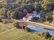 "ATTENTION SOUS OFFRE" Au calme à seulement 30 mn de STRASBOURG dans un cadre idyllique sans vis-à-vis avec une vue panoramique sur le canal.