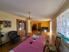 🏡 À VENDRE À NORDHEIM – UNE MAISON PLEINE DE CHARME, D’ESPACE ET DE POSSIBILITÉS ! Une belle maison individuelle avec beaucoup de charme et de belles possibilités À Nordheim.