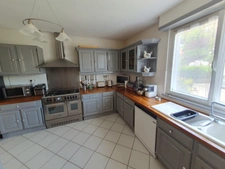 Une maison familiale pleine de charme dans un écrin de verdure