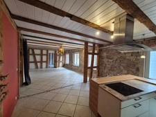 APPARTEMENT ATYPIQUE PLEIN DE CHARME, À DÉCOUVRIR SANS TARDER !
