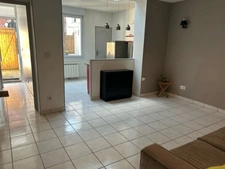 **À louer : Charmante maison dans le quartier paisible de Romarin**