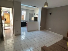**À louer : Charmante maison dans le quartier paisible de Romarin**