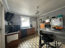 MAISON 1930, 3 CHAMBRES, 2 SALLES DE BAIN, JARDIN